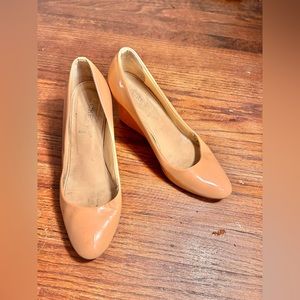 (FREE with other purchase!) J crew Italy patent leather wedges heels peach sz7